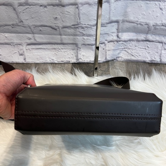 NEW ARRIVAL Louis Vuitton Bobby Shoulder Bag M46520 Monogram Glacé Crossbody - Picture 8 of 16